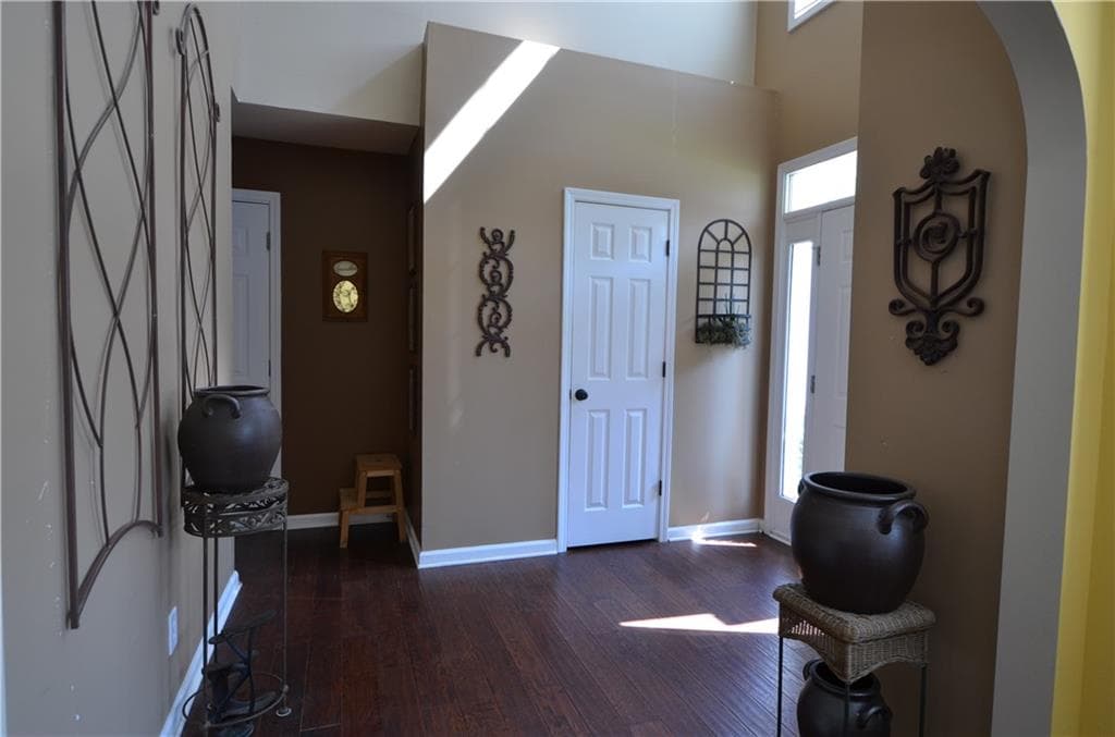 3 bedroom, 3 bathroom, 2,600 sq ft single family residence for sale at 2513 Baysridge Drive, Kennesaw, GA 30152 — photo 5