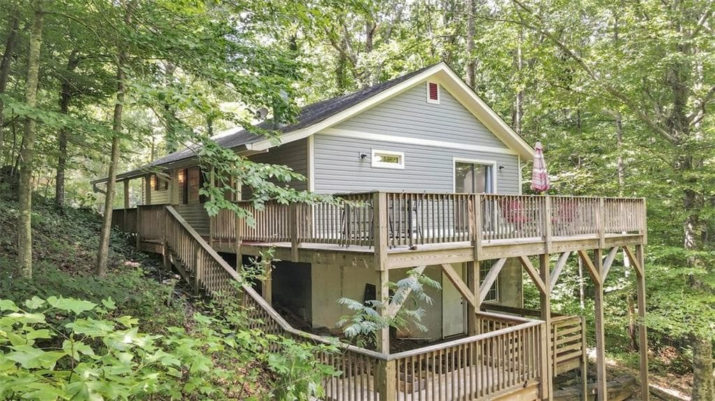2 bedroom, 2 bathroom, 1,040 sq ft single family residence for sale at 126 Silver Fox Drive, Dawsonville, GA 30534 — photo 1 of 36