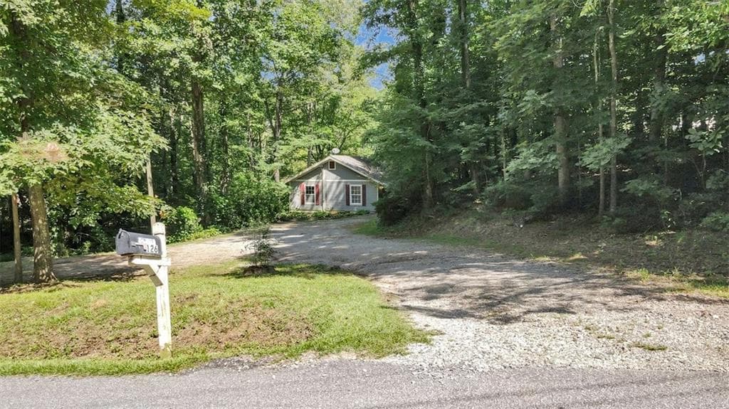 2 bedroom, 2 bathroom, 1,040 sq ft single family residence for sale at 126 Silver Fox Drive, Dawsonville, GA 30534 — photo 3