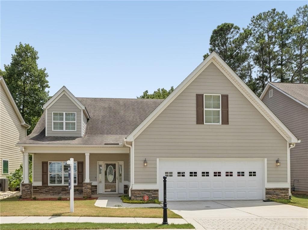 3 bedroom, 2 bathroom, 1,614 sq ft single family residence under contract at 495 Rabbits Run, Fayetteville, GA 30214