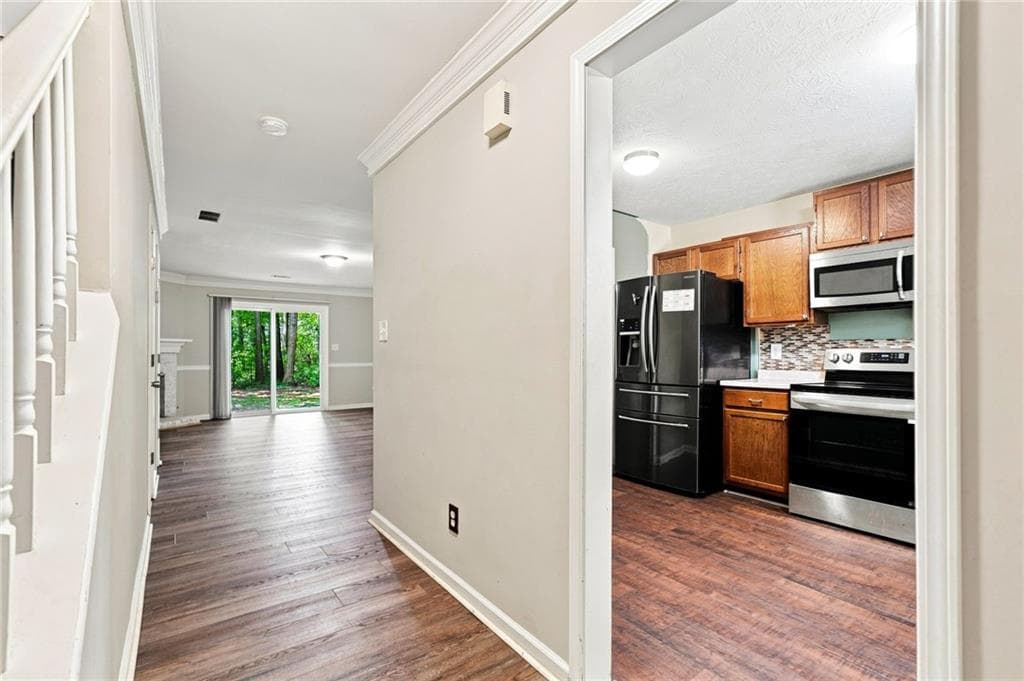 2 bedroom, 3 bathroom, 1,308 sq ft condominium for sale at 135 Sterling Court, Alpharetta, GA 30004 — photo 6