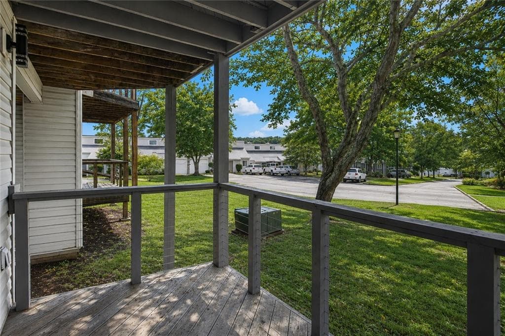 2 bedroom, 2 bathroom, 1,420 sq ft townhouse for sale at 265 Clearview Court, Villa Rica, GA 30180 — photo 2