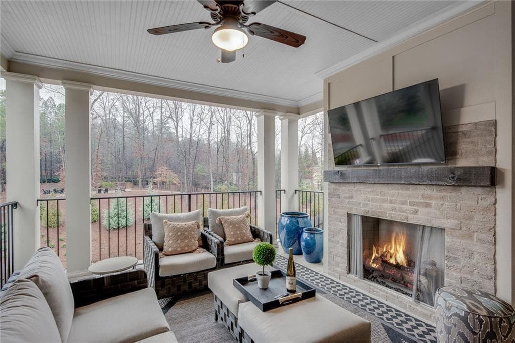 3 bedroom, 4 bathroom, 3,263 sq ft townhouse for sale at 55 Bourbon Street 8, Senoia, GA 30276 — photo 3