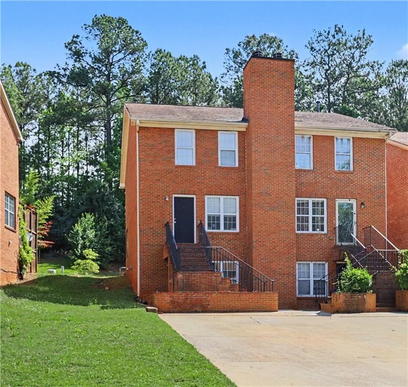 3 bedroom, 4 bathroom, 2,052 sq ft townhouse under contract at 67 Davis Mill Court, Lawrenceville, GA 30044