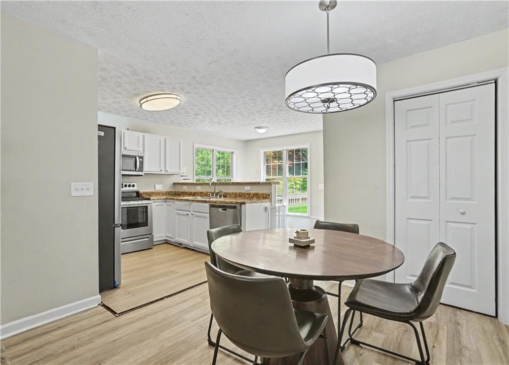 3 bedroom, 4 bathroom, 2,052 sq ft townhouse under contract at 67 Davis Mill Court, Lawrenceville, GA 30044 — photo 8