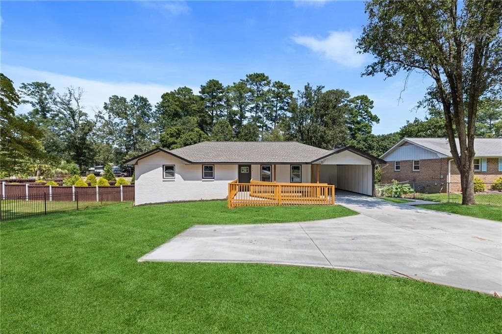 3 bedroom, 2 bathroom, 1,365 sq ft single family residence under contract at 214 Lester Road, Lawrenceville, GA 30044
