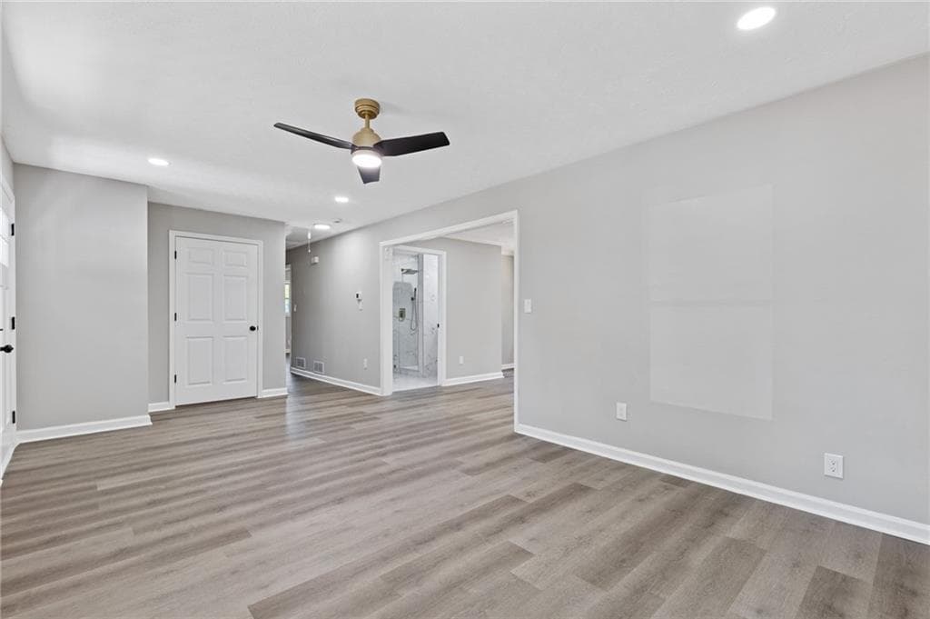 3 bedroom, 2 bathroom, 1,365 sq ft single family residence under contract at 214 Lester Road, Lawrenceville, GA 30044 — photo 4
