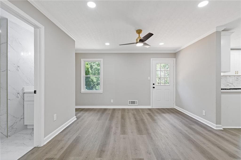 3 bedroom, 2 bathroom, 1,365 sq ft single family residence under contract at 214 Lester Road, Lawrenceville, GA 30044 — photo 6