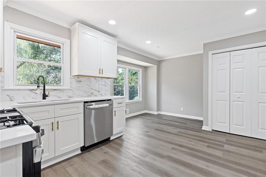 3 bedroom, 2 bathroom, 1,365 sq ft single family residence under contract at 214 Lester Road, Lawrenceville, GA 30044 — photo 10