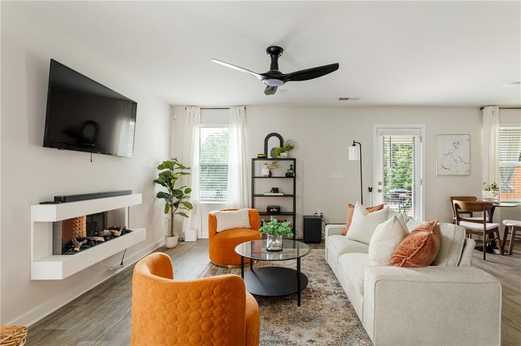 3 bedroom, 3 bathroom, 1,729 sq ft single family residence for sale at 3408 Stonewall Court, Atlanta, GA 30349 — photo 6