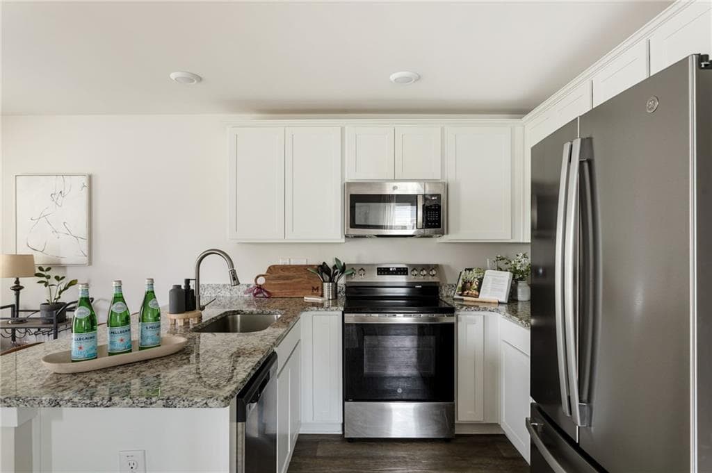 3 bedroom, 3 bathroom, 1,729 sq ft single family residence for sale at 3408 Stonewall Court, Atlanta, GA 30349 — photo 9
