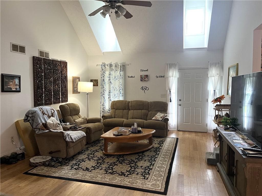 3 bedroom, 2 bathroom, 1,645 sq ft single family residence for sale at 942 Creek Run Place, Temple, GA 30179 — photo 5