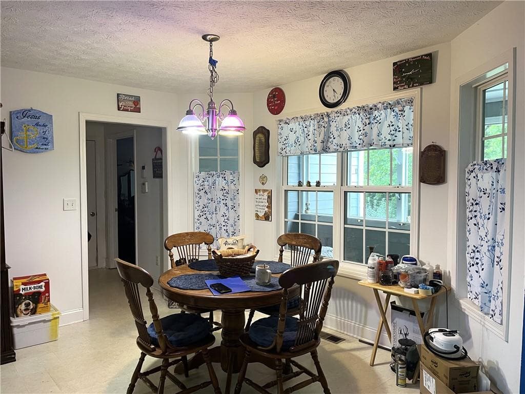 3 bedroom, 2 bathroom, 1,645 sq ft single family residence for sale at 942 Creek Run Place, Temple, GA 30179 — photo 7