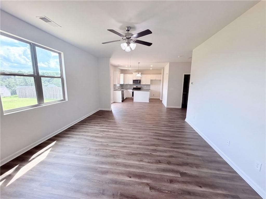 4 bedroom, 3 bathroom, 2,416 sq ft single family residence for sale at 2048 Massey Lane, Winder, GA 30680 — photo 6