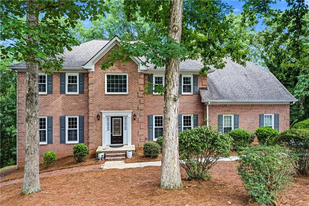 4 bedroom, 5 bathroom, 4,522 sq ft single family residence for rent at 5525 Hampstead Way, Johns Creek, GA 30097 for $3,800 a month — photo 2