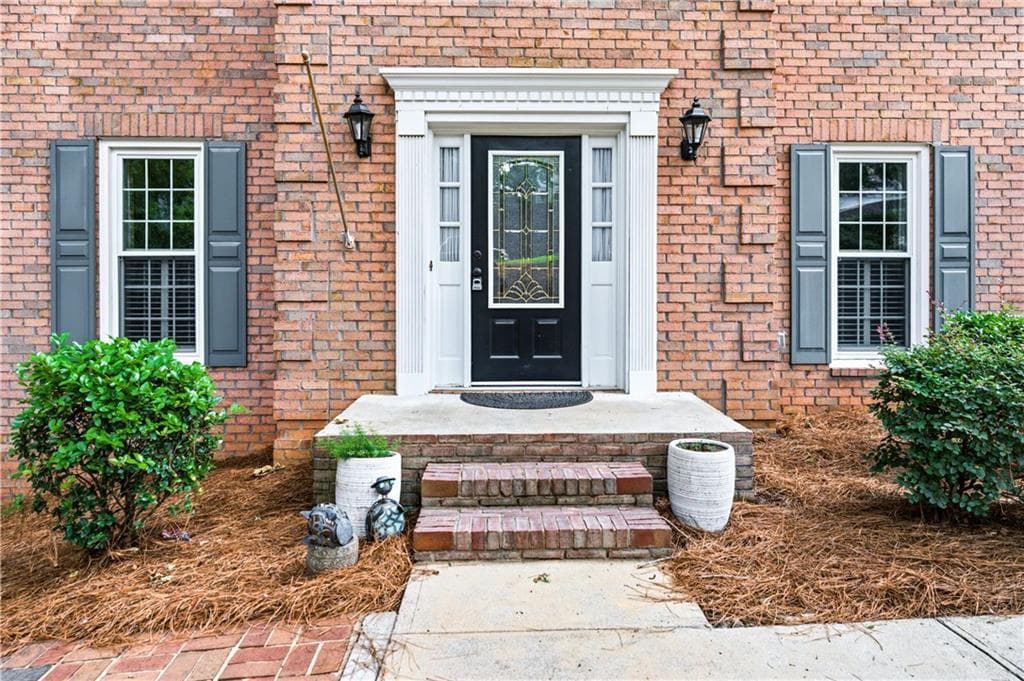 4 bedroom, 5 bathroom, 4,522 sq ft single family residence for rent at 5525 Hampstead Way, Johns Creek, GA 30097 for $3,800 a month — photo 4