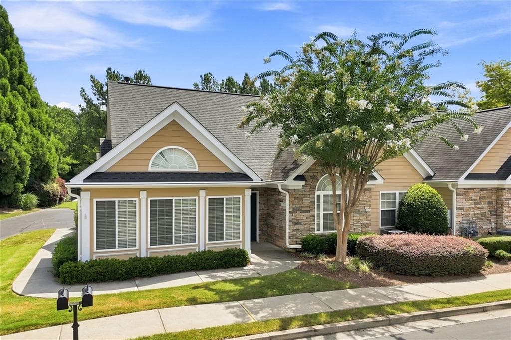 3 bedroom, 2 bathroom, 1,562 sq ft condominium for rent at 3204 Village Lane, Roswell, GA 30075 for $3,200 a month — photo 2