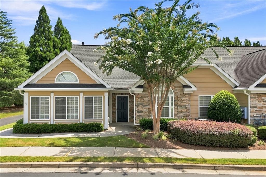 3 bedroom, 2 bathroom, 1,562 sq ft condominium for rent at 3204 Village Lane, Roswell, GA 30075 for $3,200 a month — photo 3
