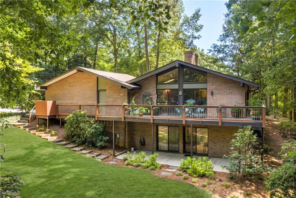 4 bedroom, 3 bathroom, 2,832 sq ft single family residence for sale at 910 Freemanwood Lane, Milton, GA 30004 — photo 2