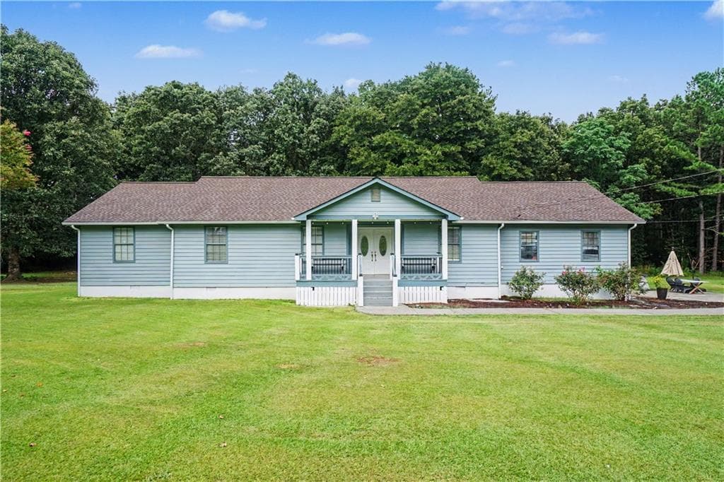 4 bedroom, 2 bathroom, 1,948 sq ft single family residence for sale at 900 Stone Lea Trace, Oxford, GA 30054