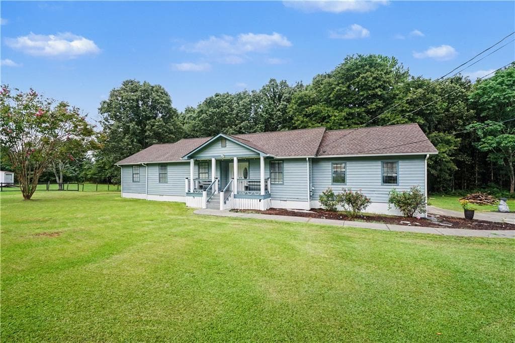 4 bedroom, 2 bathroom, 1,948 sq ft single family residence for sale at 900 Stone Lea Trace, Oxford, GA 30054 — photo 2