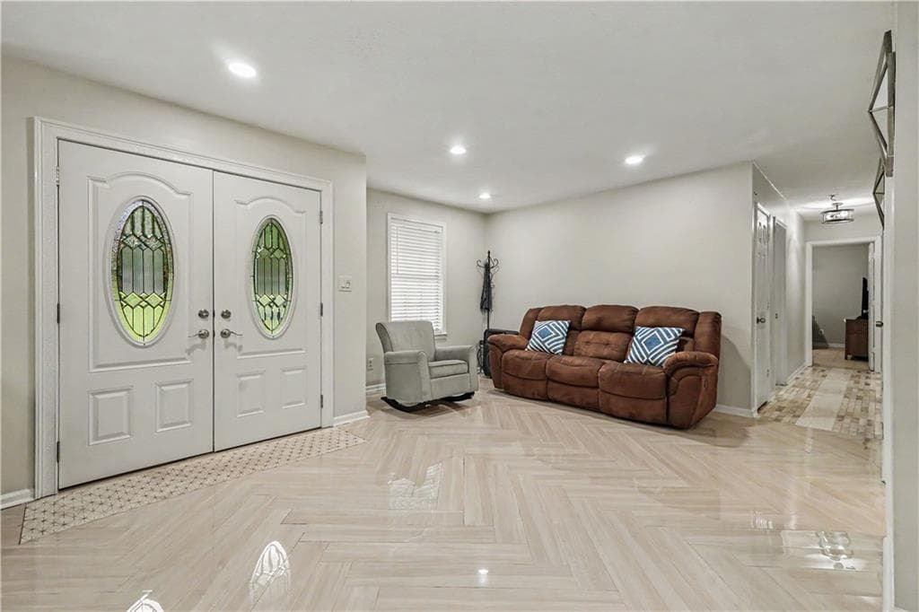 4 bedroom, 2 bathroom, 1,948 sq ft single family residence for sale at 900 Stone Lea Trace, Oxford, GA 30054 — photo 4