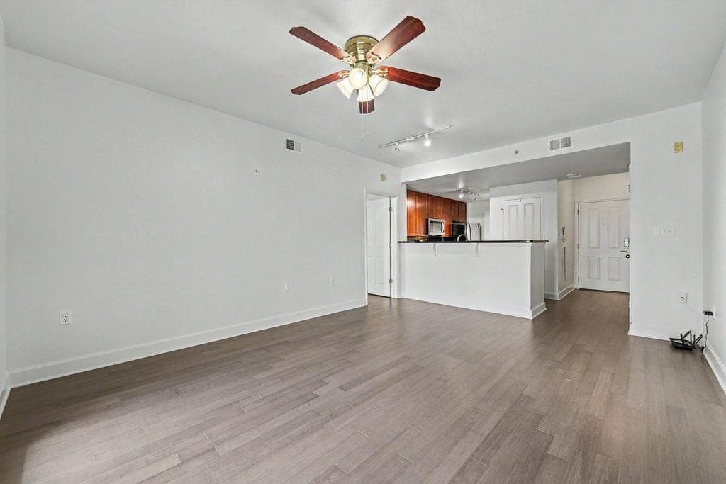 2 bedroom, 2 bathroom, 1,142 sq ft condominium for sale at 230 E Ponce De Leon Avenue 409, Decatur, GA 30030 — photo 7