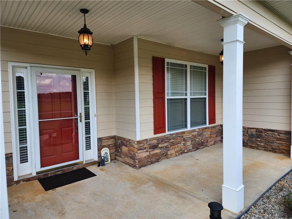 4 bedroom, 3 bathroom, 2,398 sq ft single family residence for sale at 1516 Maddox Lane, Monroe, GA 30656 — photo 2