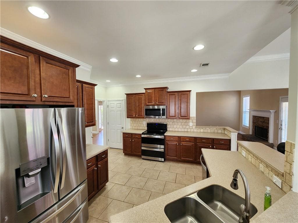4 bedroom, 3 bathroom, 2,398 sq ft single family residence for sale at 1516 Maddox Lane, Monroe, GA 30656 — photo 9