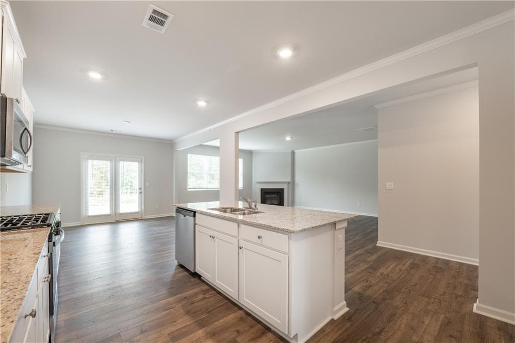 5 bedroom, 3 bathroom, 3,209 sq ft single family residence for rent at 74 Grove Springs Court, Cartersville, GA 30120 for $3,250 a month — photo 3