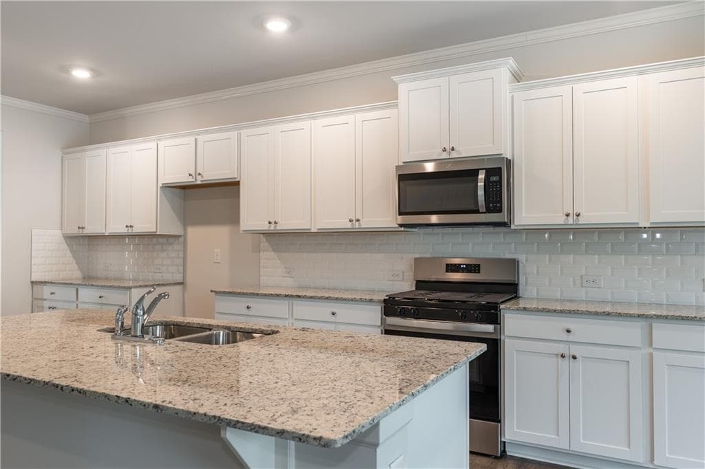 5 bedroom, 3 bathroom, 3,209 sq ft single family residence for rent at 74 Grove Springs Court, Cartersville, GA 30120 for $3,250 a month — photo 5