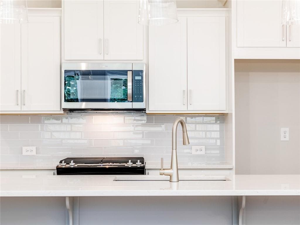 3 bedroom, 3 bathroom, 1,805 sq ft townhouse under contract at 546 Feldspar Way, Lawrenceville, GA 30043 — photo 5