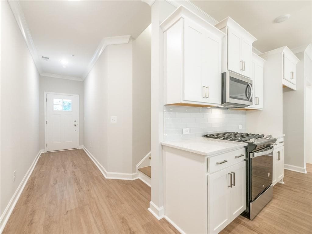 3 bedroom, 3 bathroom, 1,805 sq ft townhouse under contract at 546 Feldspar Way, Lawrenceville, GA 30043 — photo 8