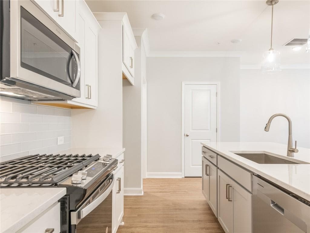 3 bedroom, 3 bathroom, 1,805 sq ft townhouse under contract at 546 Feldspar Way, Lawrenceville, GA 30043 — photo 10