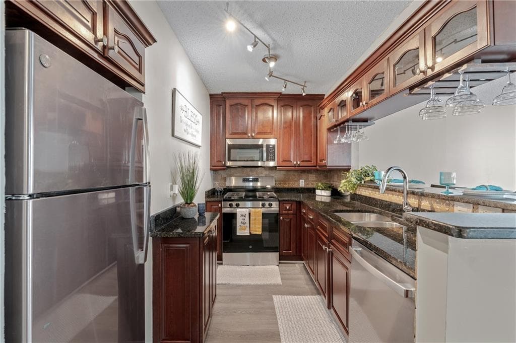 2 bedroom, 1 bathroom, 992 sq ft condominium for sale at 620 Peachtree Street 911, Atlanta, GA 30308 — photo 4