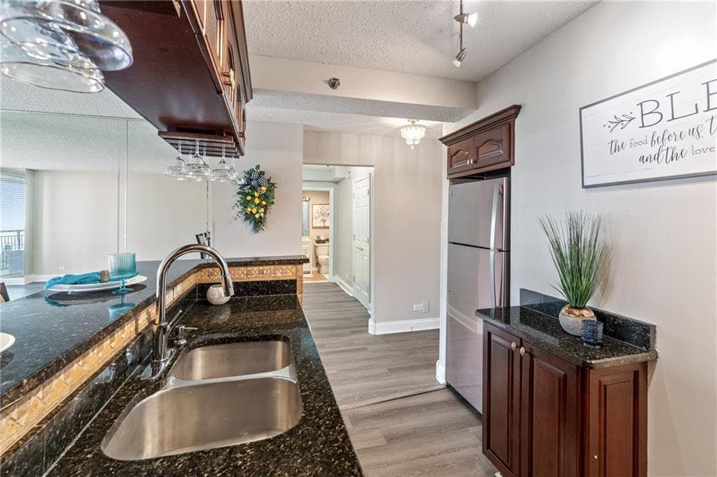 2 bedroom, 1 bathroom, 992 sq ft condominium for sale at 620 Peachtree Street 911, Atlanta, GA 30308 — photo 7
