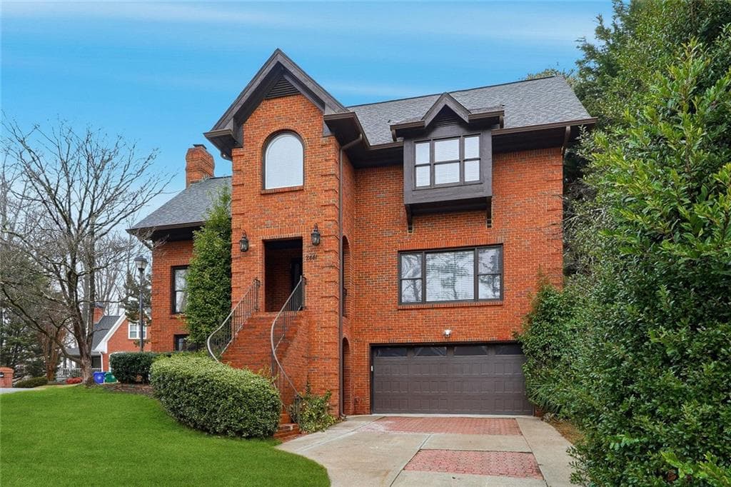 4 bedroom, 4 bathroom, 4,558 sq ft single family residence for sale at 2441 Kings Court, Atlanta, GA 30345 — photo 2