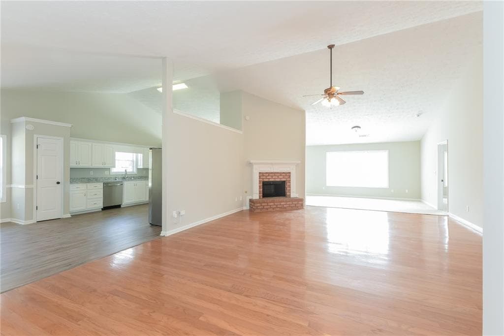 3 bedroom, 2 bathroom, 2,638 sq ft single family residence for sale at 2725 Lenora Springs Drive, Snellville, GA 30039 — photo 6
