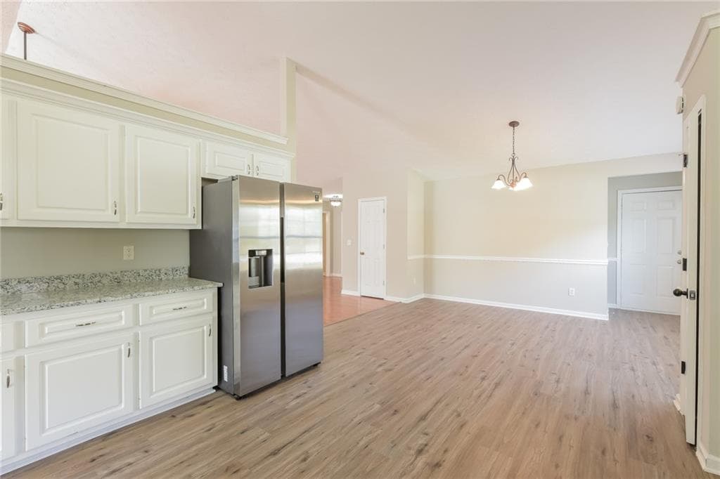 3 bedroom, 2 bathroom, 2,638 sq ft single family residence for sale at 2725 Lenora Springs Drive, Snellville, GA 30039 — photo 10