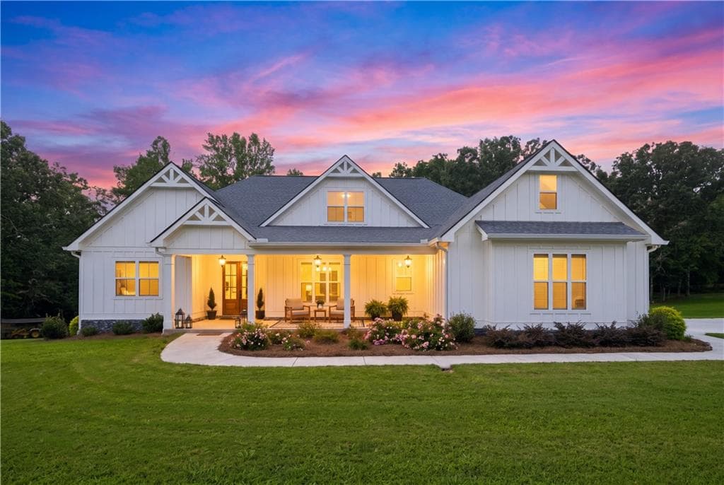 4 bedroom, 3 bathroom, 4,111 sq ft single family residence for sale at 8149 Kelly Bridge Road, Dawsonville, GA 30534 — photo 2