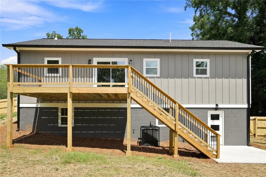4 bedroom, 3 bathroom, 1,870 sq ft single family residence for sale at 2847 Mitchell Place, Decatur, GA 30032 — photo 2
