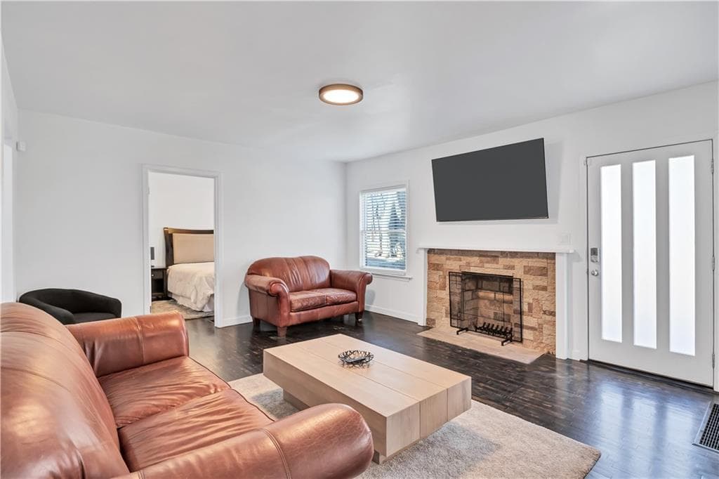 4 bedroom, 4 bathroom, 1,476 sq ft single family residence for sale at 1275 Trenton Street, Atlanta, GA 30316 — photo 3