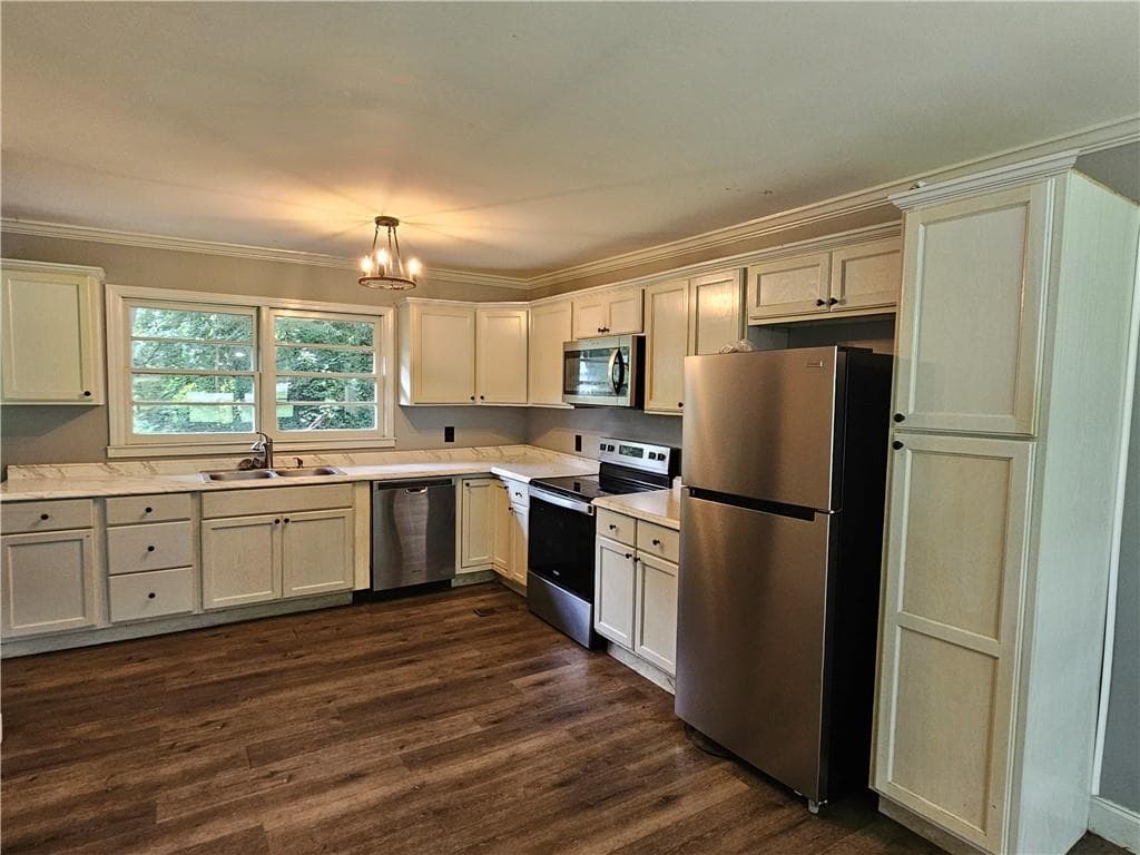 3 bedroom, 1 bathroom, 1,313 sq ft single family residence for sale at 1572 Sugar Valley Road, Calhoun, GA 30701 — photo 2