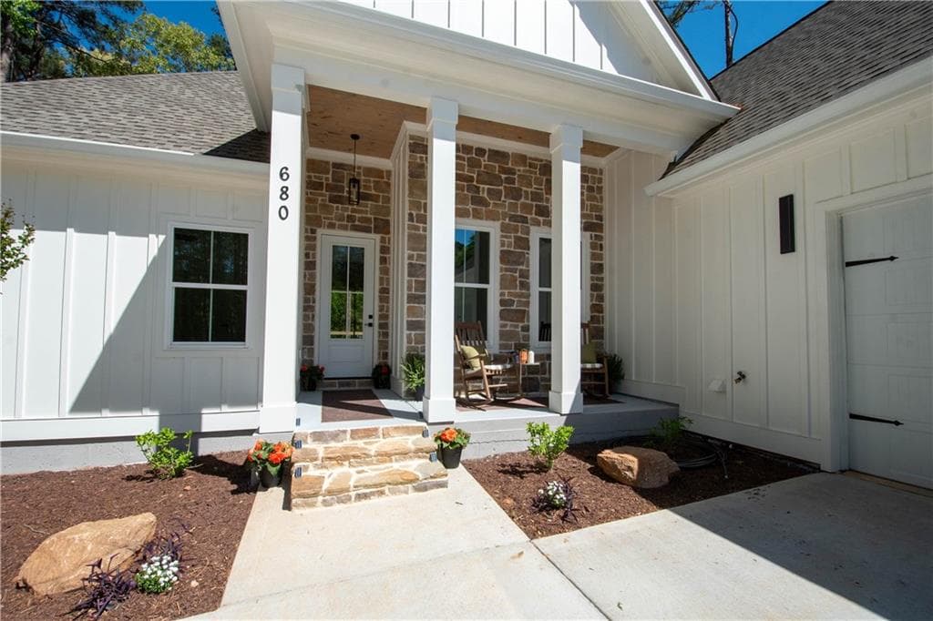 3 bedroom, 2 bathroom, 2,024 sq ft single family residence for sale at 680 Ponderosa, Fayetteville, GA 30214 — photo 3