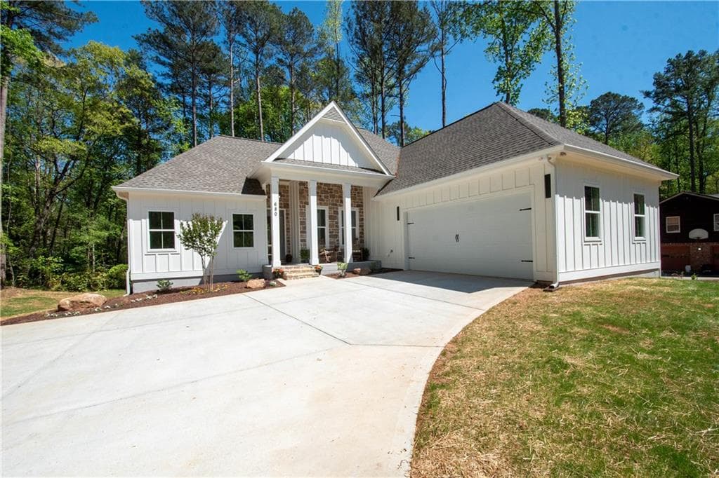 3 bedroom, 2 bathroom, 2,024 sq ft single family residence for sale at 680 Ponderosa, Fayetteville, GA 30214 — photo 2