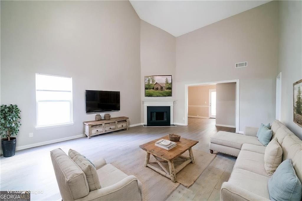4 bedroom, 3 bathroom, 2,476 sq ft single family residence for sale at 5012 Serenity Point Lane, Villa Rica, GA 30180 — photo 4