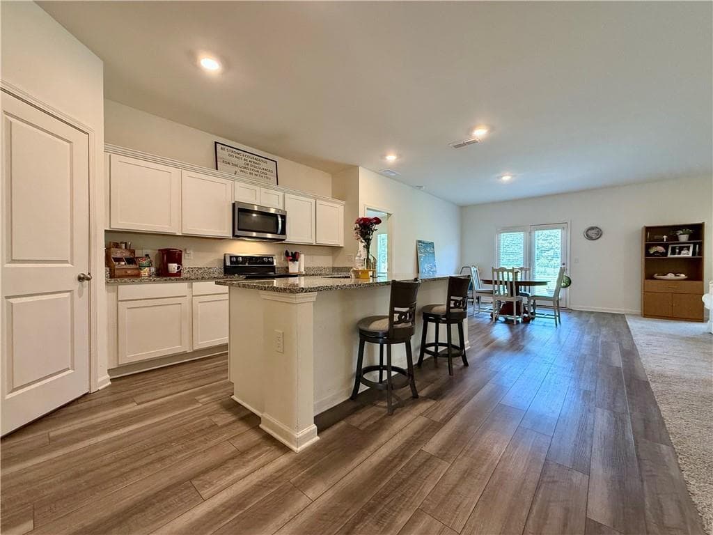 4 bedroom, 2 bathroom, 1,844 sq ft single family residence for sale at 240 Hyde Park, Winder, GA 30680 — photo 3