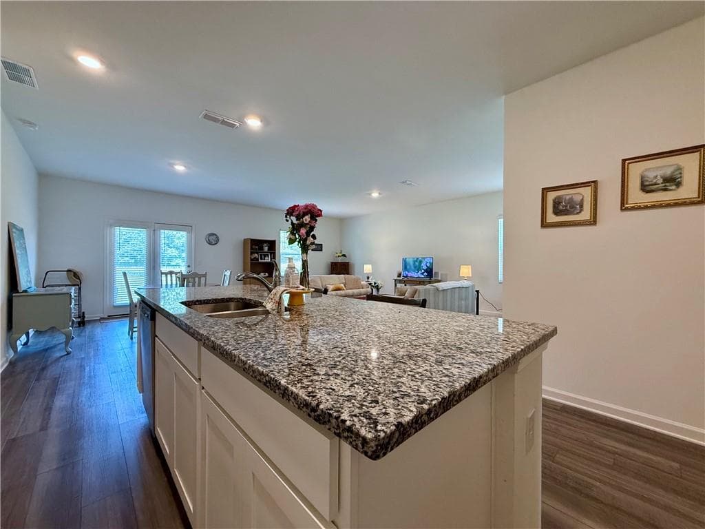 4 bedroom, 2 bathroom, 1,844 sq ft single family residence for sale at 240 Hyde Park, Winder, GA 30680 — photo 7