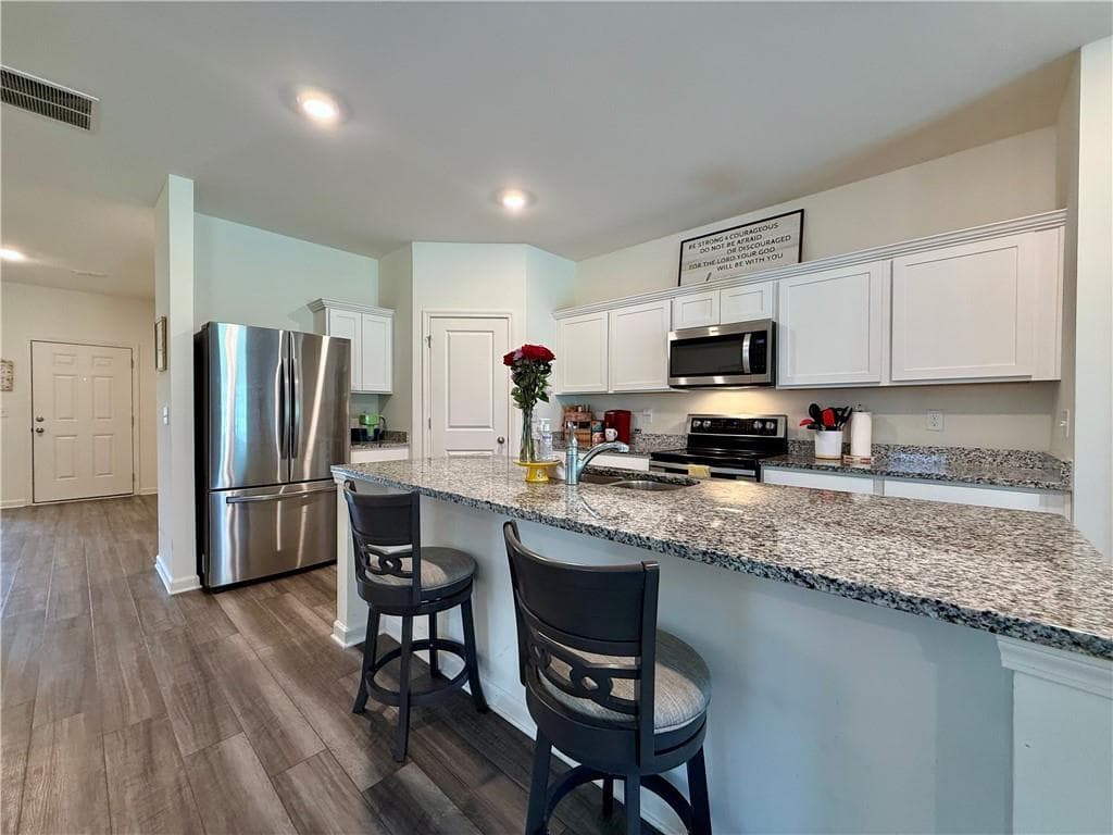 4 bedroom, 2 bathroom, 1,844 sq ft single family residence for sale at 240 Hyde Park, Winder, GA 30680 — photo 9