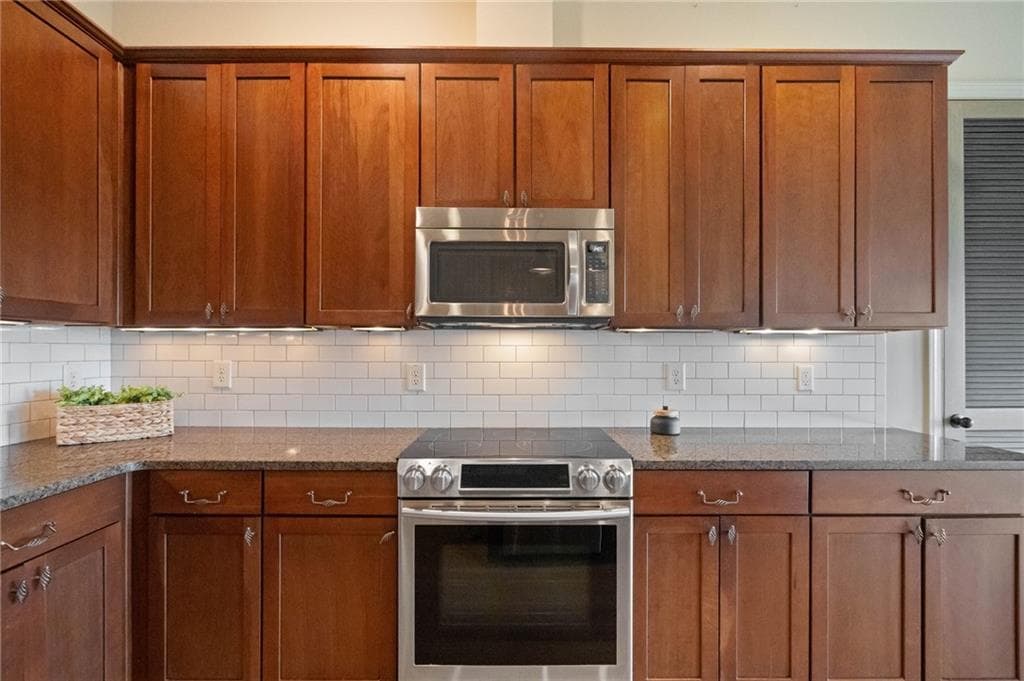 2 bedroom, 2 bathroom, 1,339 sq ft condominium for sale at 360 Chambers Street 210, Woodstock, GA 30188 — photo 9
